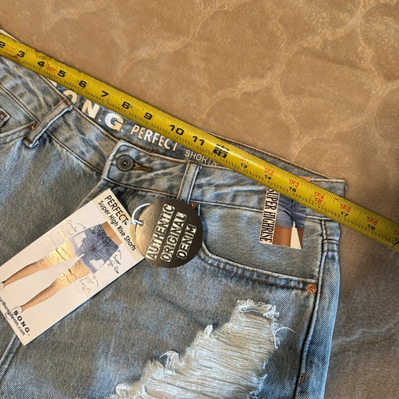 NWT DISTRESSED DENIM - Picture 6 of 8